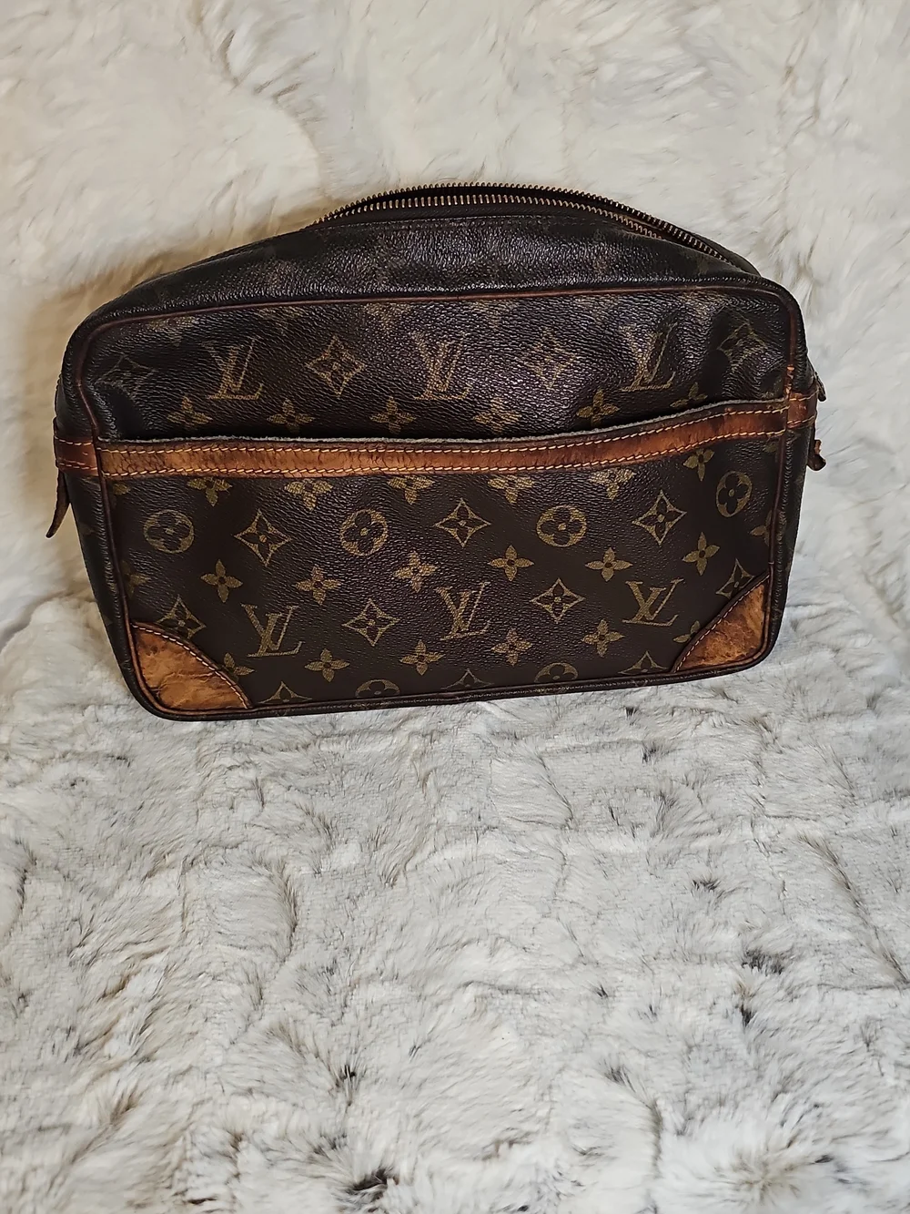 Louis Vuitton Monogram Canvas Toiletry Pouch in Brown and Tan With COA - Picture 10 of 14